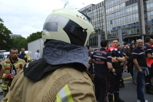 Firefighters protest Salary cuts in Brussels, Belgium — Stock Photo, Image