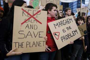 16 yaşındaki İsveçli iklim aktivisti Greta Thunberg ve Belçikalı 