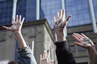 16 yaşındaki İsveçli iklim aktivisti Greta Thunberg ve Belçikalı 