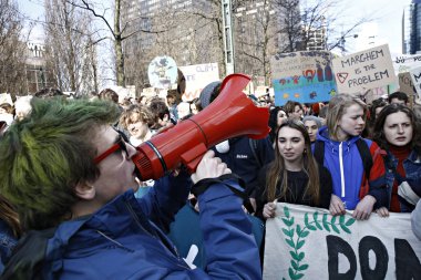 16 yaşındaki İsveçli iklim aktivisti Greta Thunberg ve Belçikalı 