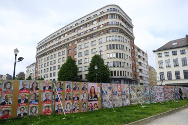 Yaklaşan federal ve Avrupa e için seçim kampanyası posterleri