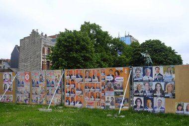 Yaklaşan federal ve Avrupa e için seçim kampanyası posterleri