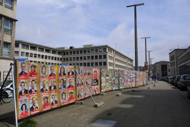 Yaklaşan federal ve Avrupa e için seçim kampanyası posterleri