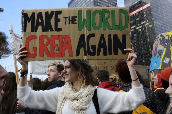 Greta Thunberg, activista climática sueca de 16 años y belga —  Fotos de Stock