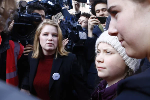16岁的瑞典气候活动家格雷塔·汤伯格和比利时人 — 图库照片