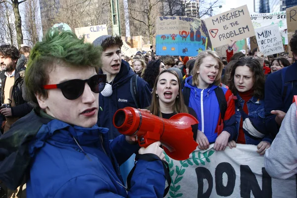 16-jährige schwedische Klimaaktivistin greta thunberg und belgische — Stockfoto