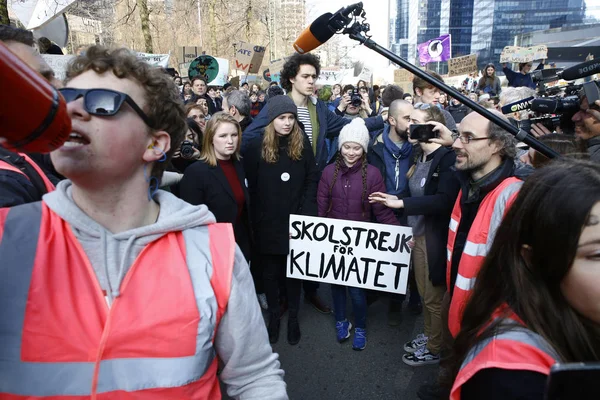 16 ετών Σουηδού ακτιβιστή για το κλίμα Γκρέτα Θόμμπεργκ και Βέλγικος — Φωτογραφία Αρχείου