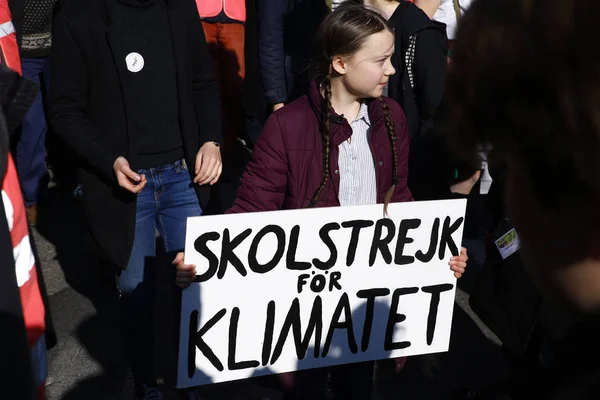Greta Thunberg, activista climática sueca de 16 años y belga — Foto de Stock