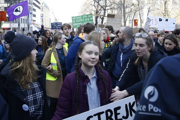 16 year-old Swedish climate activist Greta Thunberg and Belgian — Stock Photo, Image