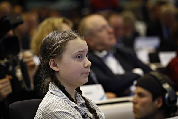 Greta Thunberg, activista ecologista sueca, asiste a una conferencia —  Fotos de Stock