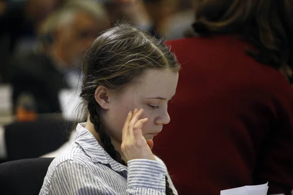 Swedish environmental activist Greta Thunberg attends a conferen — Stock Photo, Image