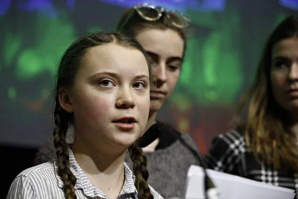 Greta Thunberg, activista ecologista sueca, asiste a una conferencia —  Fotos de Stock