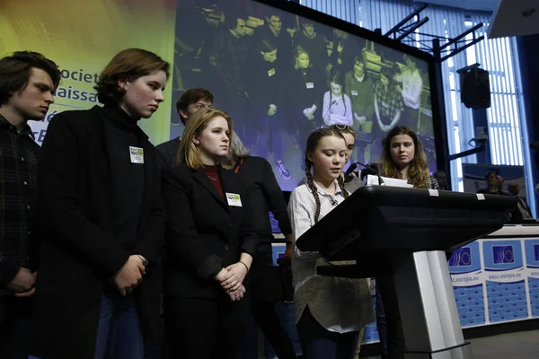 Swedish environmental activist Greta Thunberg attends a conferen — Stock Photo, Image