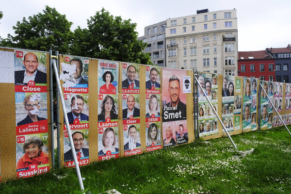 Плакаты избирательной кампании по предстоящим федеральным и европейским выборам
