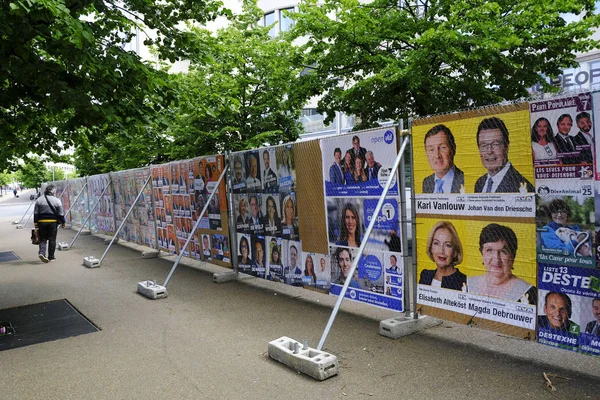 Manifesti della campagna elettorale per le prossime elezioni federali ed europee — Foto Stock