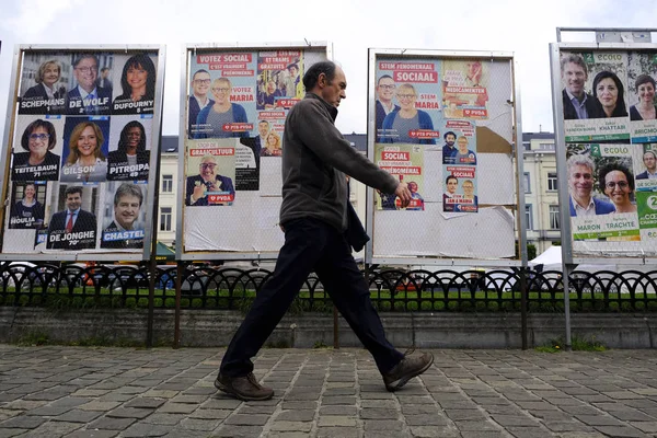 Плакаты избирательной кампании по предстоящим федеральным и европейским выборам — стоковое фото