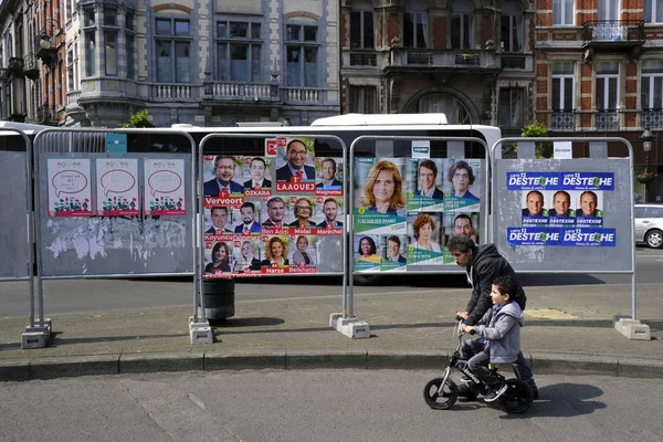 Manifesti della campagna elettorale per le prossime elezioni federali ed europee — Foto Stock