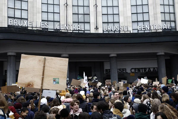 Estudantes belgas se reúnem para uma manifestação climática em Bruxelas , — Fotografia de Stock