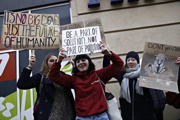 Des étudiants belges se rassemblent pour une manifestation climatique à Bruxelles , — Photo