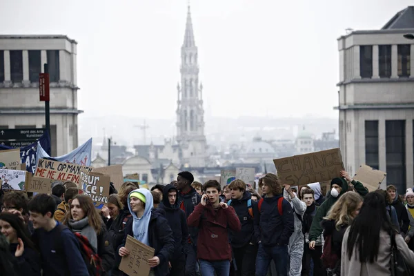 Estudantes belgas se reúnem para uma manifestação climática em Bruxelas , — Fotografia de Stock