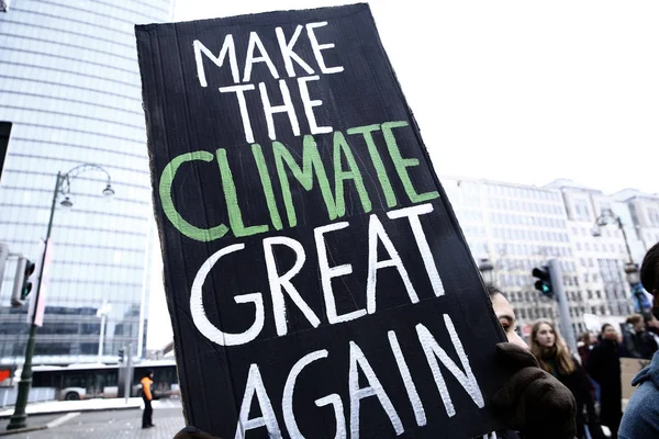 Estudiantes belgas se reúnen para una manifestación climática en Bruselas , — Foto de Stock