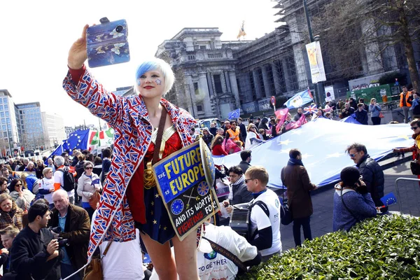 Demostración a favor de la Unión Europea en Bruselas, Bélgica — Foto de Stock