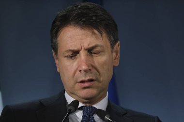 Brüksel, Belçika. 20. Haz 2019. İtalya Başbakanı Giuseppe Conte, Avrupa Birliği liderler zirvesinin sonuçları yla ilgili basın toplantısı düzenledi 