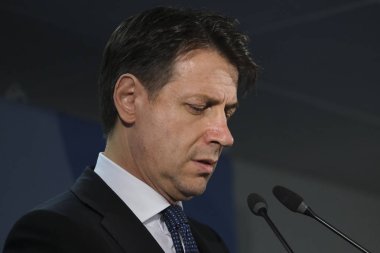 Brüksel, Belçika. 20. Haz 2019. İtalya Başbakanı Giuseppe Conte, Avrupa Birliği liderler zirvesinin sonuçları yla ilgili basın toplantısı düzenledi 