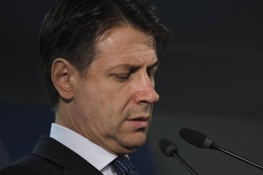 Brüksel, Belçika. 20. Haz 2019. İtalya Başbakanı Giuseppe Conte, Avrupa Birliği liderler zirvesinin sonuçları yla ilgili basın toplantısı düzenledi 