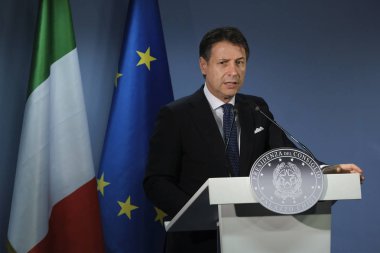 Brüksel, Belçika. 20. Haz 2019. İtalya Başbakanı Giuseppe Conte, Avrupa Birliği liderler zirvesinin sonuçları yla ilgili basın toplantısı düzenledi 