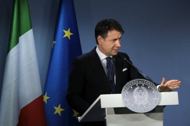 Brüksel, Belçika. 20. Haz 2019. İtalya Başbakanı Giuseppe Conte, Avrupa Birliği liderler zirvesinin sonuçları yla ilgili basın toplantısı düzenledi 
