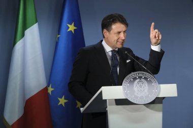 Brüksel, Belçika. 20. Haz 2019. İtalya Başbakanı Giuseppe Conte, Avrupa Birliği liderler zirvesinin sonuçları yla ilgili basın toplantısı düzenledi 