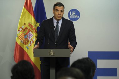 Brüksel, Belçika. 20. Temmuz 2019. İspanya Başbakanı Pedro Sanchez, Avrupa Birliği liderler zirvesinin ardından düzenlediği basın toplantısında konuştu.