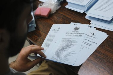 Yurtdışında yaşayan Yunan vatandaşları Avrupa Parlamentosu seçmeni için oy
