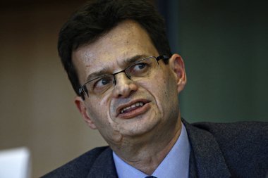 AB Parlamentosu, Avrupa Birliği baş profesyonelleri için üç adayı sınava hazır