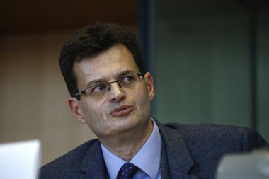 AB Parlamentosu, Avrupa Birliği baş profesyonelleri için üç adayı sınava hazır