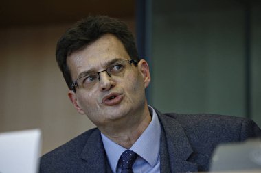 AB Parlamentosu, Avrupa Birliği baş profesyonelleri için üç adayı sınava hazır