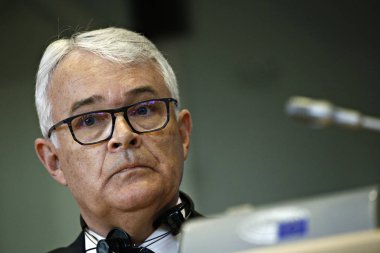 AB Parlamentosu, Avrupa Birliği baş profesyonelleri için üç adayı sınava hazır