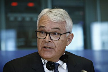 AB Parlamentosu, Avrupa Birliği baş profesyonelleri için üç adayı sınava hazır