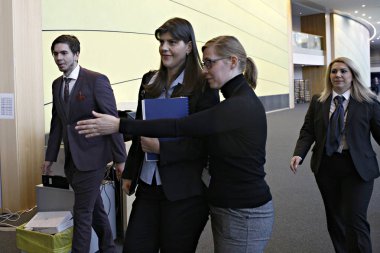 AB Parlamentosu, Avrupa Birliği baş profesyonelleri için üç adayı sınava hazır