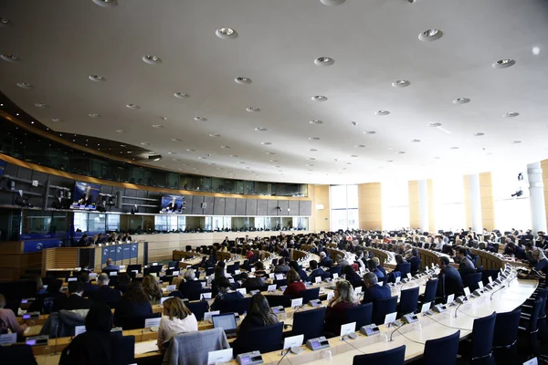 Parlamento de la UE audicionará a los tres candidatos a los principales profesionales de la UE — Foto de Stock