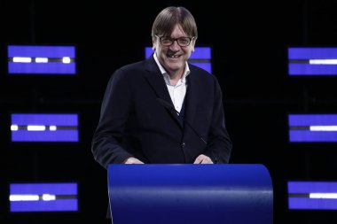 Brüksel, Belçika. 26 Mayıs 2019. Alde milletvekili Guy Verhofstadt Avrupa Parlamentosu seçim sonuçlarının son tahmini sırasında konuşuyor