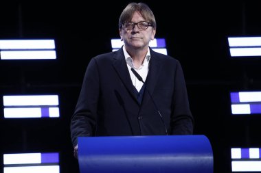 Brüksel, Belçika. 26 Mayıs 2019. Alde milletvekili Guy Verhofstadt Avrupa Parlamentosu seçim sonuçlarının son tahmini sırasında konuşuyor