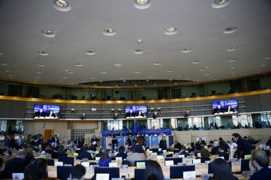 Avrupa Parlamentosu üyeleri 27 Şubat 2019 tarihinde Brüksel,Belçika'nın Başkenti Brüksel'de bir parlamento komitesinde oy kullandı