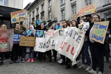 Brüksel' de iklim aktivistleri protesto edildi, Belçika