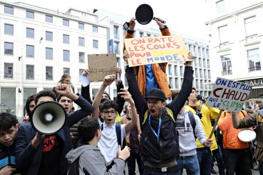 Brüksel' de iklim aktivistleri protesto edildi, Belçika
