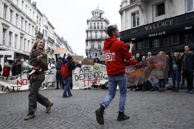 Brüksel' de iklim aktivistleri protesto edildi, Belçika