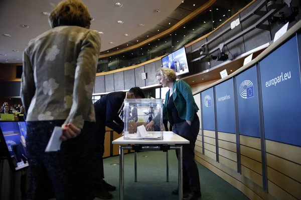 Miembros Del Parlamento Europeo Votan Una Comisión Parlamentaria Parlamento Bruselas — Foto de Stock