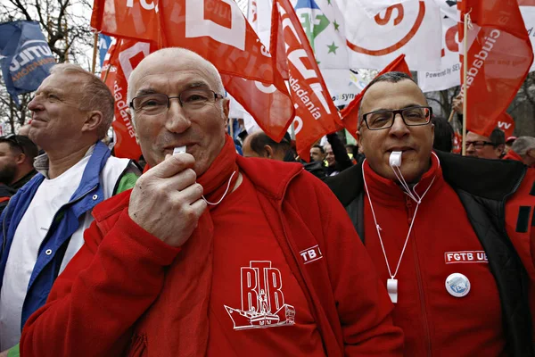 A TR-ágazat európai képviselőinek tiltakozó gyűle — Stock Fotó