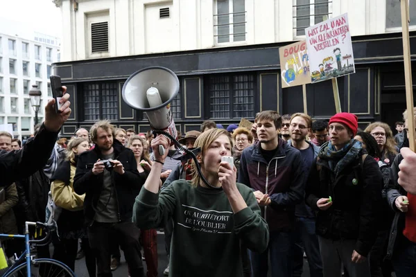 气候活动家在比利时布鲁塞尔抗议 — 图库照片